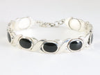 Zware hoogglans zilveren armband met onyx afbeelding 1