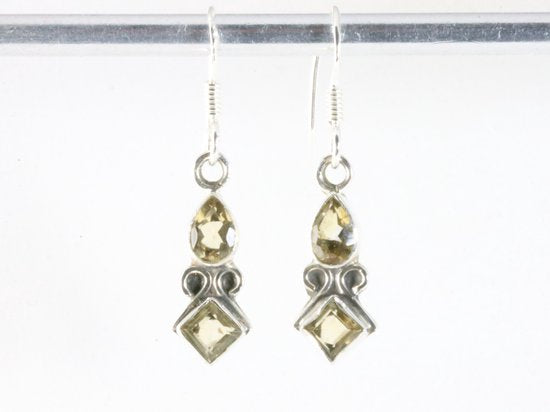 Fijne zilveren oorbellen met citrien afbeelding 3