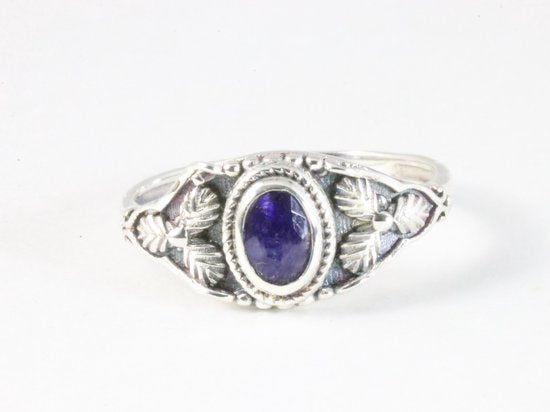 Fijne bewerkte zilveren ring met blauwe saffier afbeelding 4