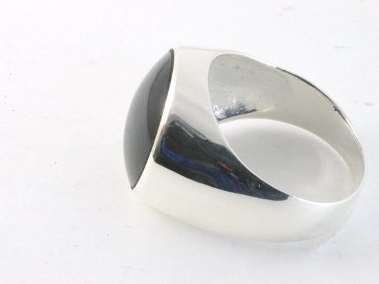 Ronde hoogglans zilveren ring met onyx afbeelding 2
