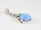 Bewerkte zilveren hanger met Australische opaal aan ketting afbeelding 2