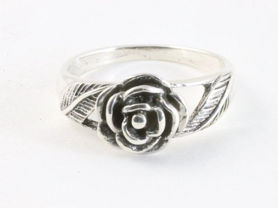 Bewerkte zilveren ring met roos afbeelding 4