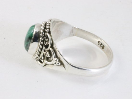 Bewerkte zilveren ring met malachiet afbeelding 2