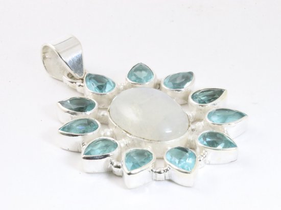 Grote opengewerkte zilveren hanger met regenboog maansteen en blauwe topaas afbeelding 2