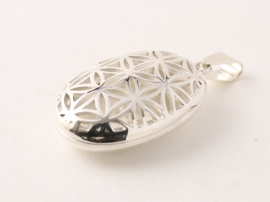 Opengewerkt zilveren medaillon met levensbloem patroon afbeelding 2