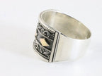 Traditionele bewerkte zilveren ring met 18k gouden decoraties afbeelding 2