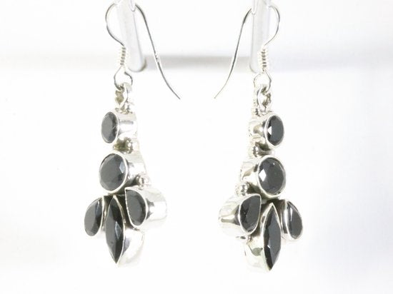 Zilveren oorbellen met onyx afbeelding 2