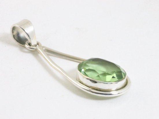 Zilveren hanger met groene amethist aan ketting afbeelding 2