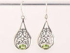 Opengewerkte zilveren oorbellen met peridoot afbeelding 4