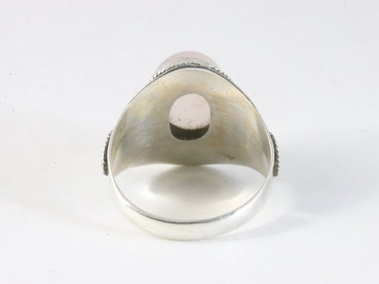 Bewerkte zilveren ring met rozenkwarts afbeelding 3