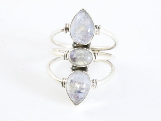 Opengewerkte zilveren ring met 3 regenboog maanstenen afbeelding 4