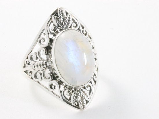 Opengewerkte zilveren ring met regenboog maansteen afbeelding 1