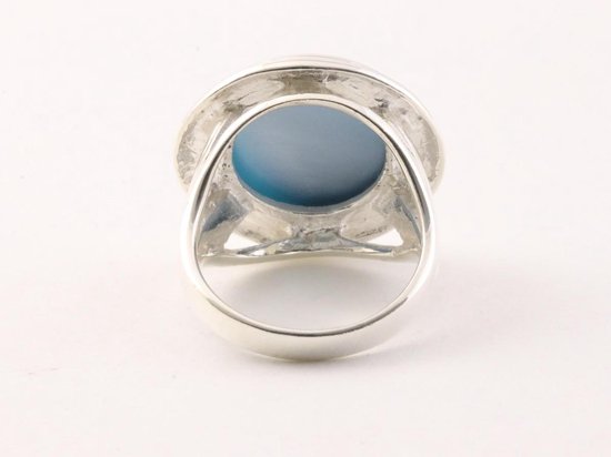 Grote ronde zilveren ring met lichtblauwe schelp afbeelding 3