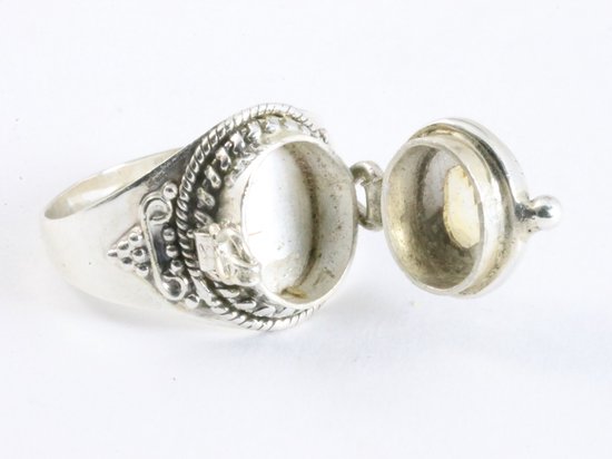 Traditionele bewerkte zilveren gifring met citrien afbeelding 4