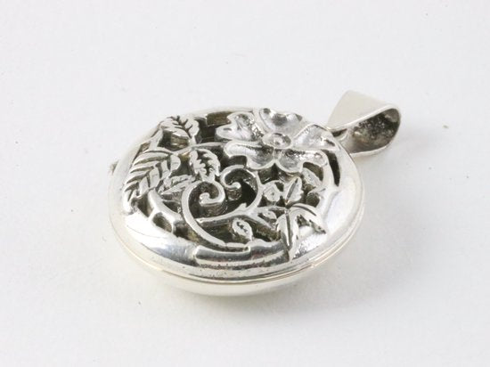 Rond opengewerkt zilveren medaillon met bloem afbeelding 2