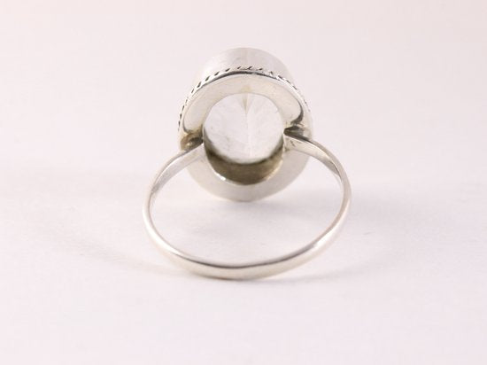 Bewerkte zilveren ring met bergkristal afbeelding 3