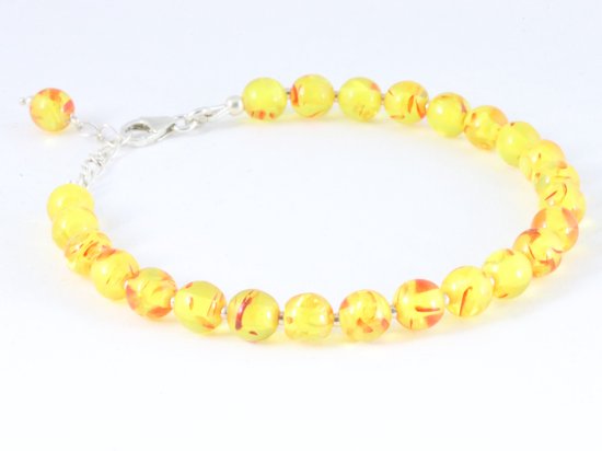 Armband van amber en zilveren kralen afbeelding 2
