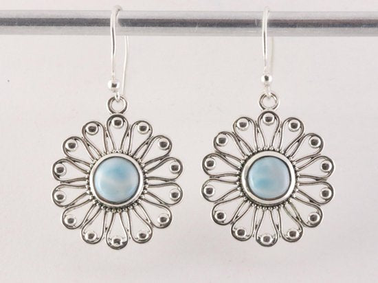 Grote opengewerkte zilveren oorbellen met larimar afbeelding 5