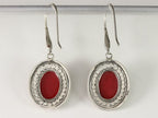 Bewerkte zilveren oorbellen met rode koraal steen afbeelding 3