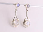 Lange zilveren oorstekers met regenboog maansteen afbeelding 2