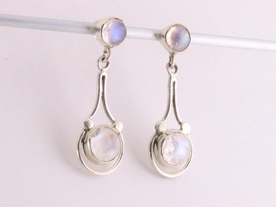 Lange zilveren oorstekers met regenboog maansteen afbeelding 2