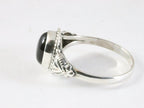 Bewerkte zilveren ring met onyx afbeelding 2