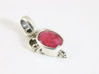 Fijne bewerkte zilveren hanger met robijn afbeelding 2