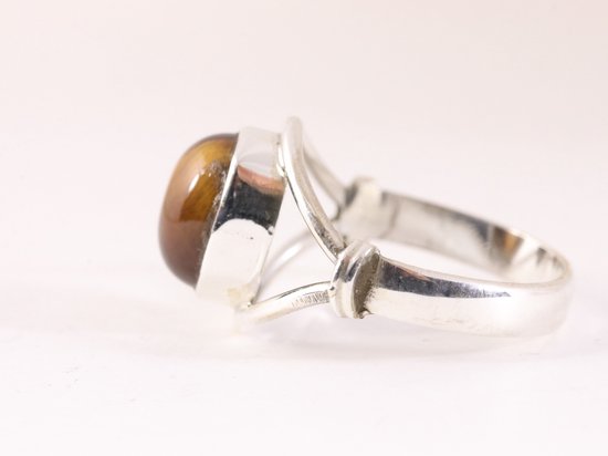 Opengewerkte zilveren ring met tijgeroog afbeelding 2