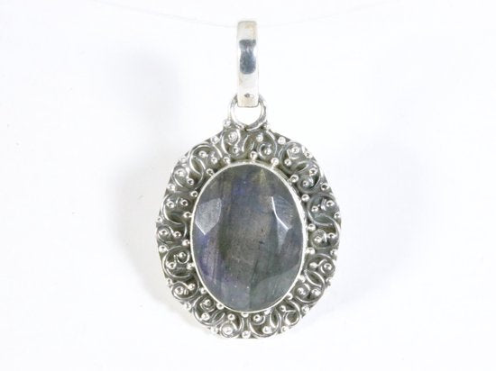 Bewerkte zilveren hanger met labradoriet afbeelding 1
