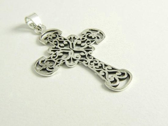 Opengewerkte zilveren kruishanger afbeelding 2