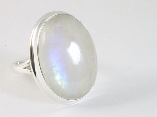 Grote ovale zilveren ring met regenboog maansteen afbeelding 1