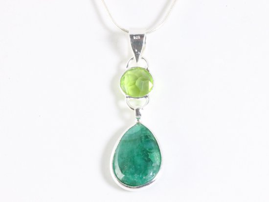 Zilveren hanger met smaragd en peridoot aan ketting afbeelding 2