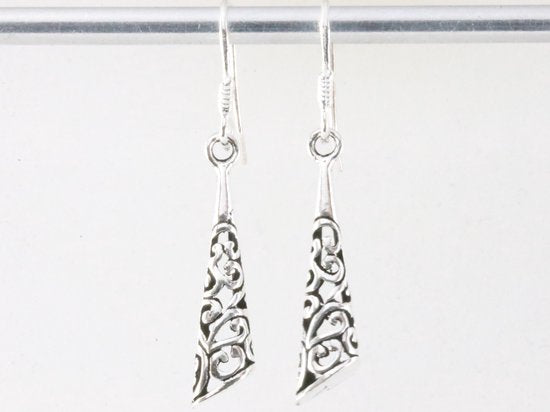 Fijne opengewerkte zilveren oorbellen afbeelding 3