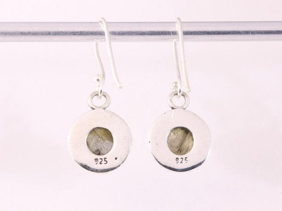 Fijne bewerkte ronde zilveren oorbellen met labradoriet afbeelding 3