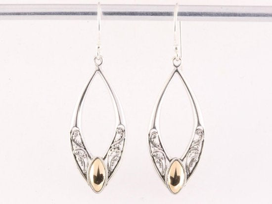 Traditionele opengewerkte zilveren oorbellen met 18K gouden decoraties afbeelding 4