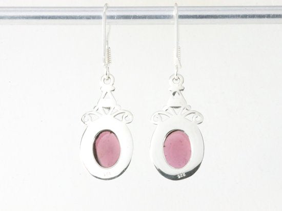 Bewerkte zilveren oorbellen met granaat afbeelding 2