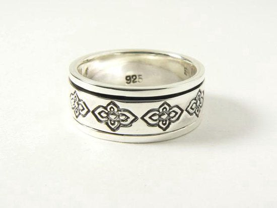 Zilveren geluksring met fantasiegravering afbeelding 1