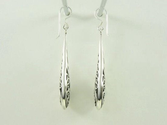 Lange opengewerkte druppelvormige zilveren oorbellen afbeelding 3