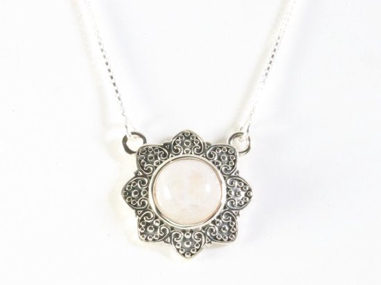 Fijne bewerkte zilveren ketting met regenboog maansteen afbeelding 1