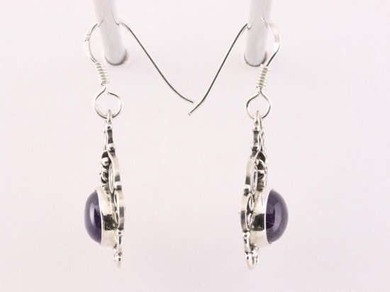 Opengewerkte zilveren oorbellen met amethist afbeelding 2