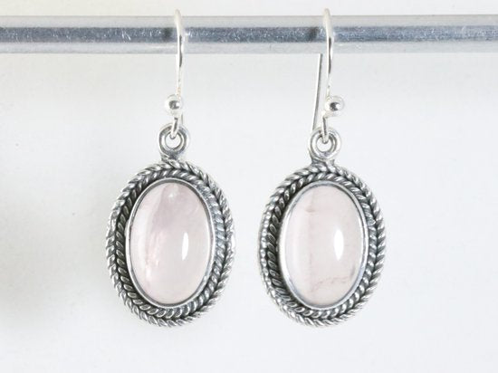 Bewerkte ovale zilveren oorbellen met rozenkwarts afbeelding 3