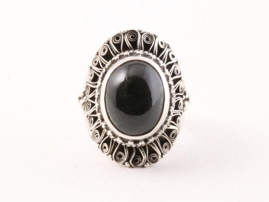 Zware bewerkte zilveren ring met onyx afbeelding 3