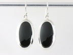 Ovale hoogglans zilveren oorbellen met onyx afbeelding 3