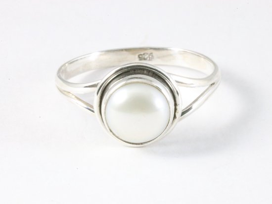 Fijne ronde zilveren ring met parel afbeelding 4