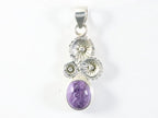 Zilveren bloemen hanger met paarse charoiet afbeelding 4
