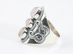 Zware bewerkte zilveren ring met 3 rozenkwarts stenen afbeelding 2