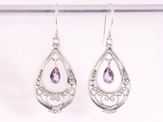 Opengewerkte zilveren oorbellen met amethist afbeelding 4
