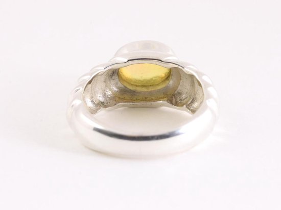 Hoogglans zilveren ring met Ethiopische opaal afbeelding 3