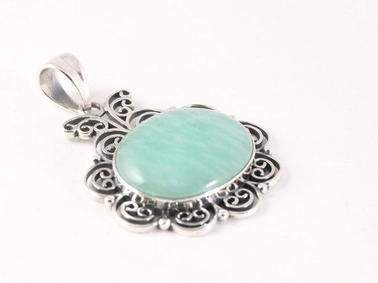 Grote opengewerkte zilveren hanger met amazoniet aan ketting afbeelding 2