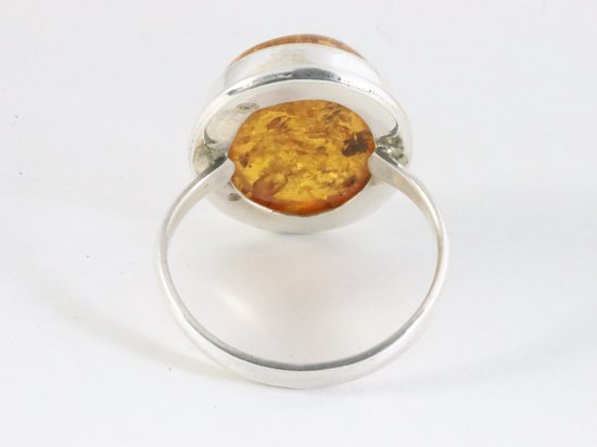 Ovale zilveren ring met amber afbeelding 3